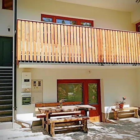 Apartma Discovering Slovenia * לוצ'ה